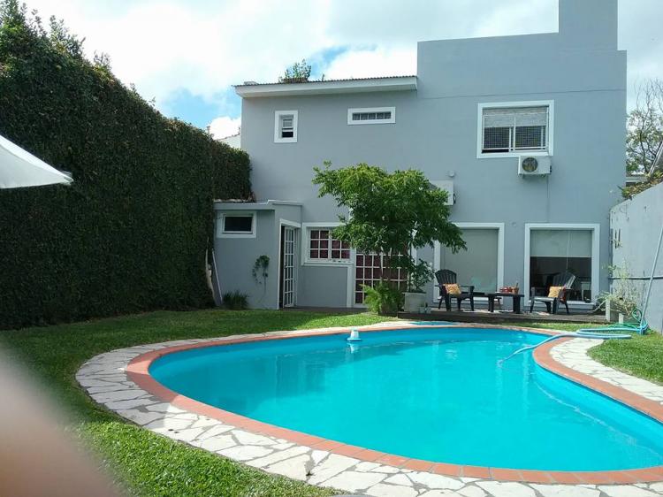 Foto Casa en Venta en Banfield, Buenos Aires - U$D 420.000 - CAV94120 - BienesOnLine