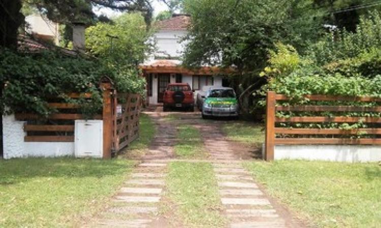 Foto Casa en Alquiler por temporada en centro, Villa Gesell, Buenos Aires - $ 15.000 - CAT78895 - BienesOnLine