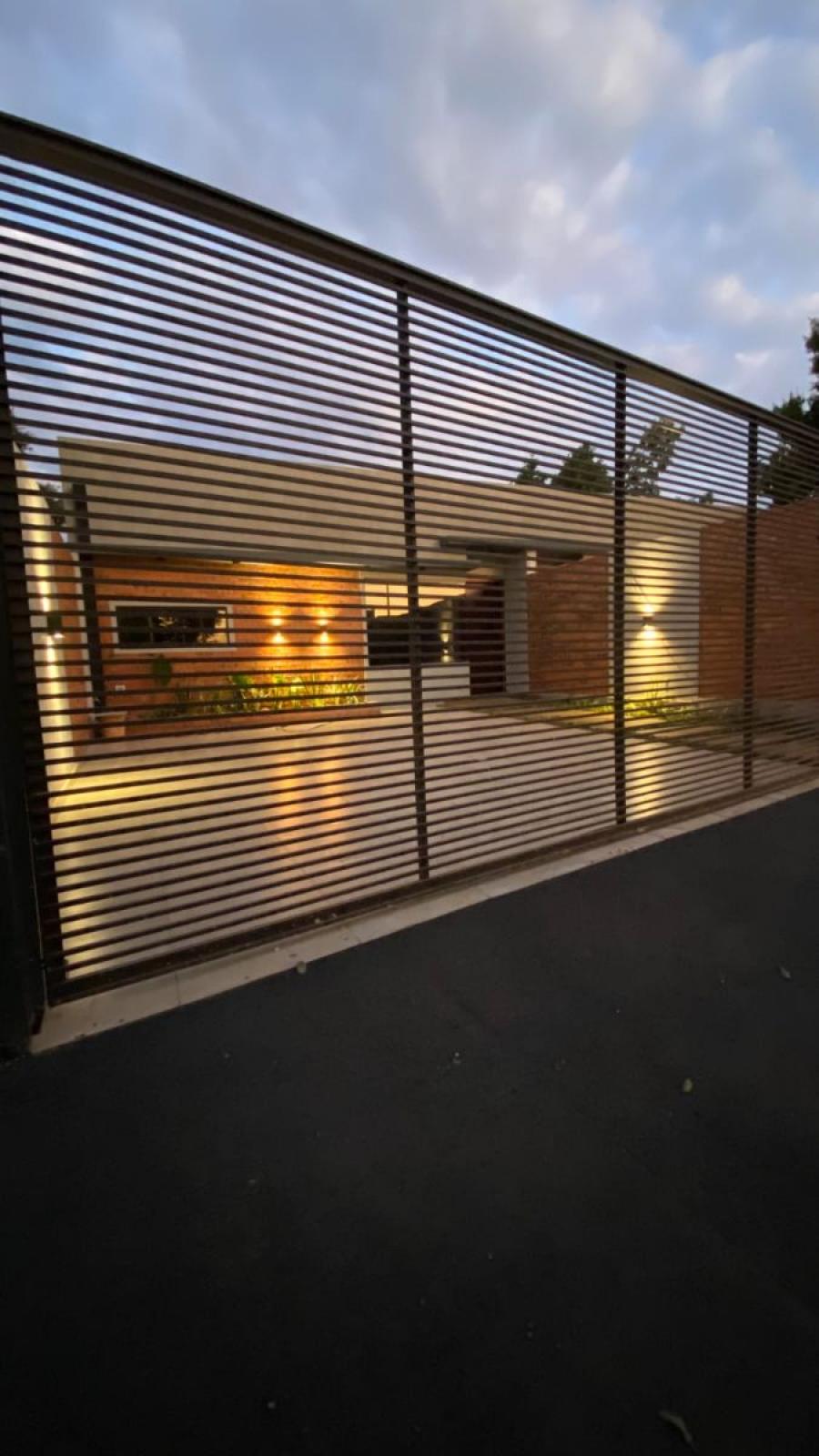 Home in Metric Way