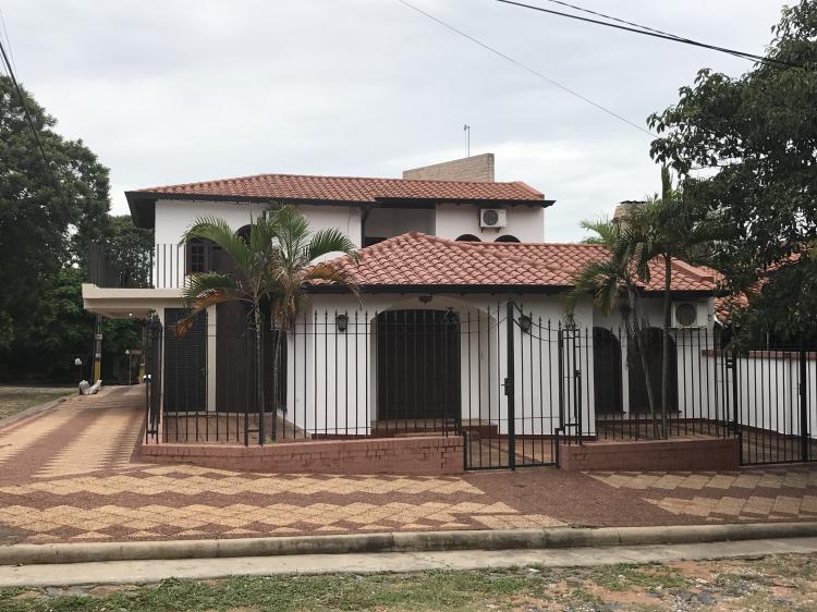 Foto Casa en Venta en Republicano, Asuncin - U$D 480.000 - CAV570 - BienesOnLine