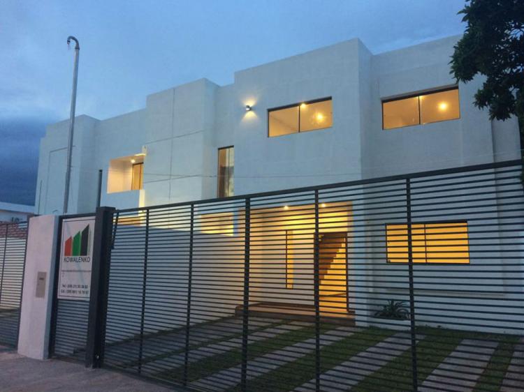 Foto Duplex en Venta en Loma Merlo, Luque, Central - G 650.000.000 - DUV400 - BienesOnLine