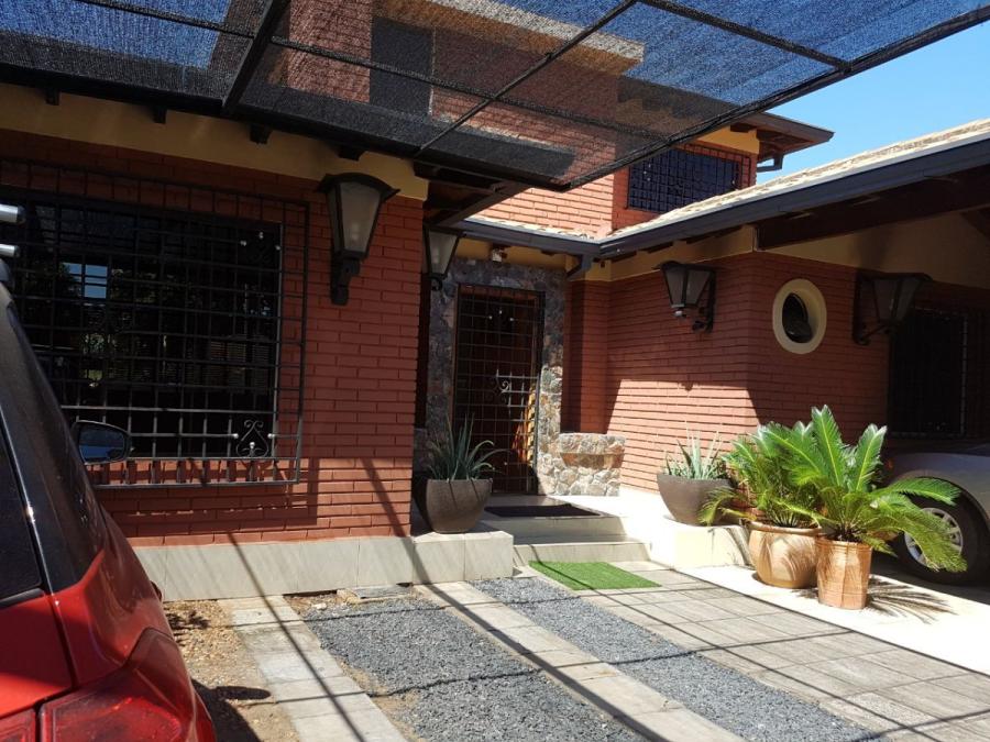 Foto Casa en Venta en San Jorge, Ycu Sat, Asuncin - U$D 390.000 - CAV1121 - BienesOnLine