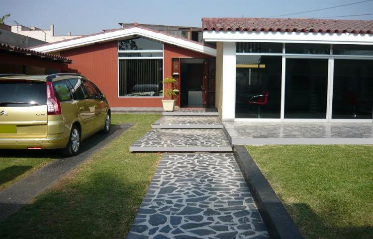 Foto Casa en Alquiler en Camacho, La Molina, Lima - U$D 2.500 - CAA1826 - BienesOnLine