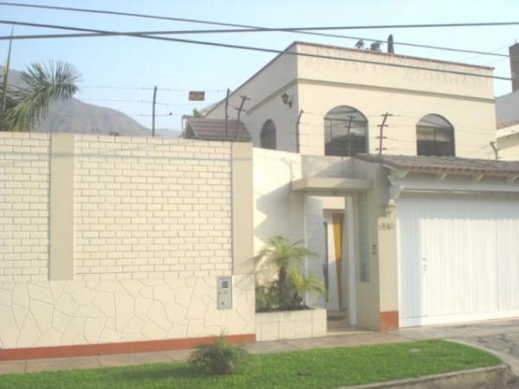 Foto Casa en Venta en Rinconada del Lago , La molina, Lima - U$D 365.000 - CAV744 - BienesOnLine