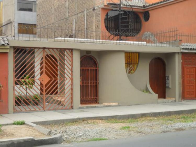 Foto Casa en Venta en Santiago De Surco, Lima - U$D 680.000 - CAV8742 - BienesOnLine