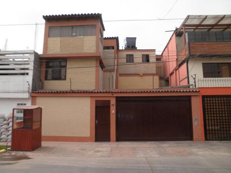Foto Casa en Venta en SALAMANCA, Lima, Lima - U$D 250.000 - CAV5030 - BienesOnLine