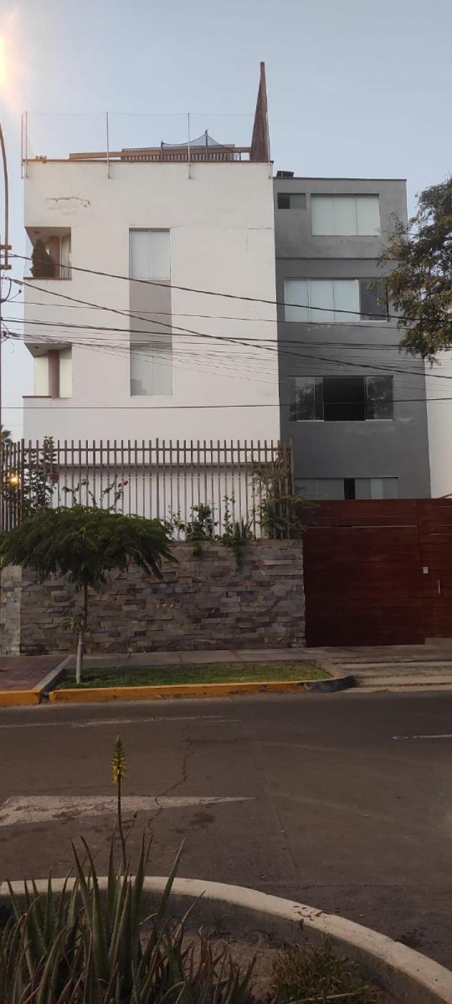 Foto Cochera en Alquiler en Miraflores, Miraflores, Lima - S/. 300 - CCA35490 - BienesOnLine