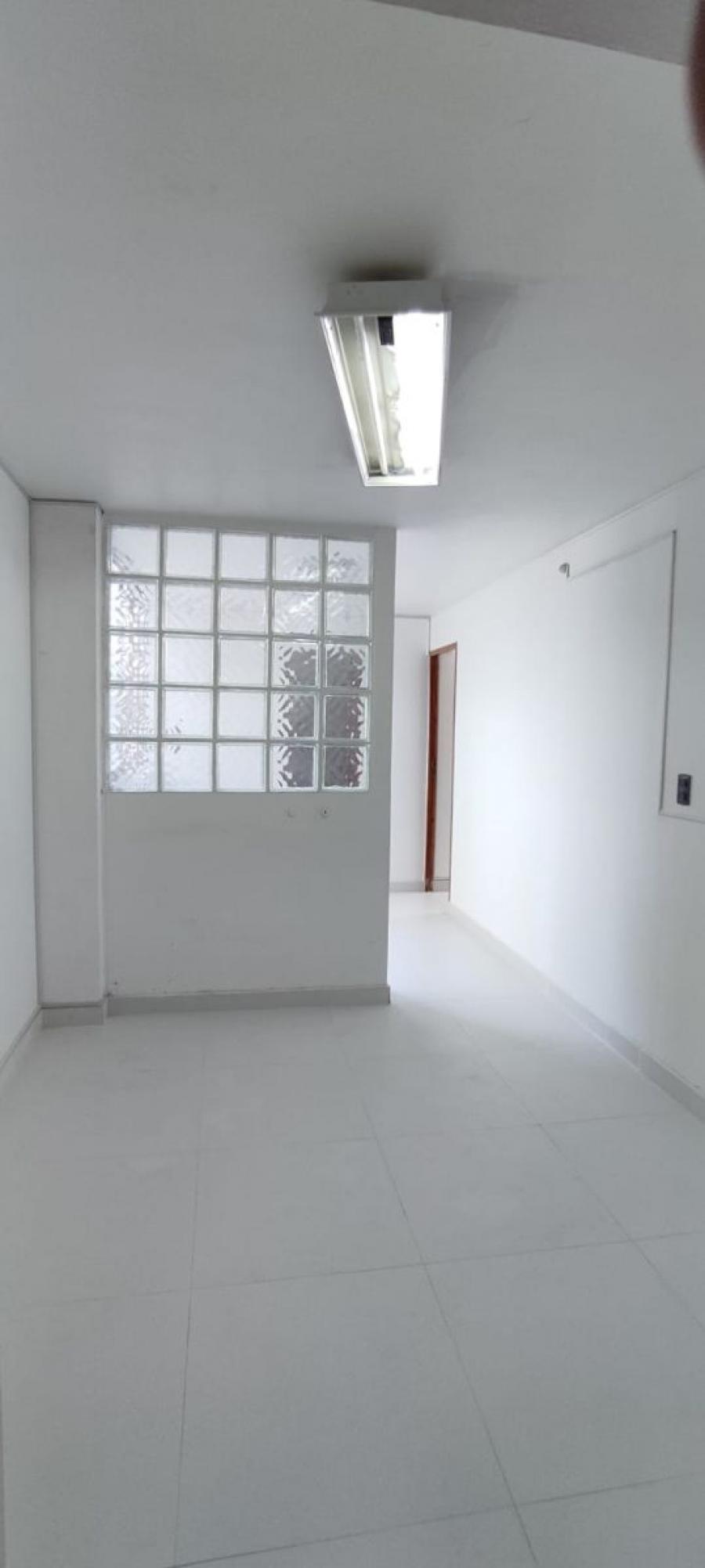 Foto Oficina en Alquiler en Miraflores, Miraflores, Lima - S/. 1.650 - OFA39043 - BienesOnLine