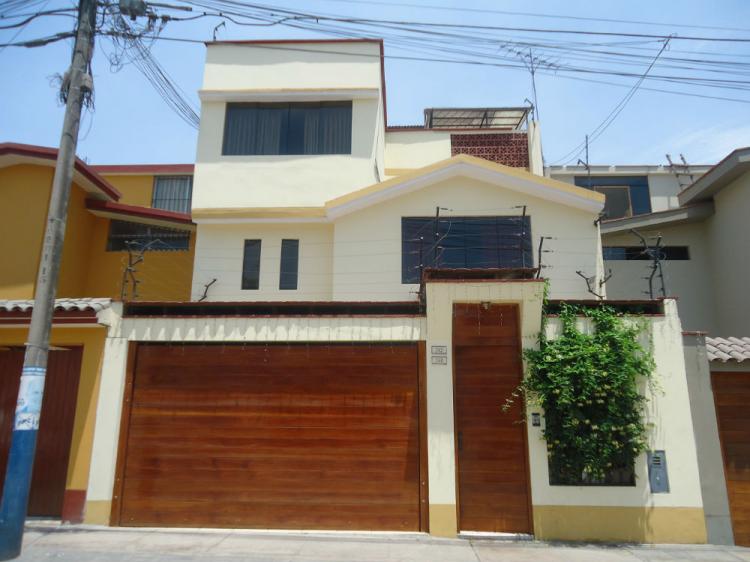 Foto Casa en Venta en ATE, Ate, Lima - U$D 440.000 - CAV15449 - BienesOnLine