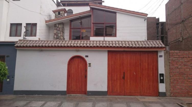 Foto Casa en Venta en Ate, Lima - U$D 280.000 - CAV16381 - BienesOnLine