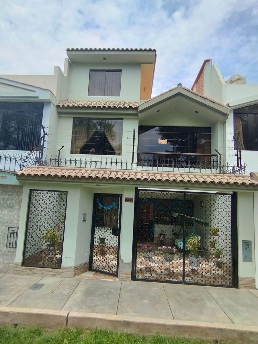 Foto Casa en Venta en Santiago De Surco, Lima - U$D 225.000 - CAV39140 - BienesOnLine