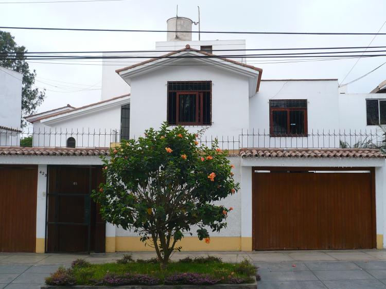 Casa en Venta en Santiago De Surco, Lima UD 495.000 CAV9645