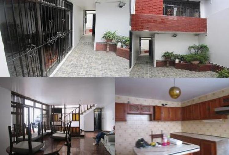 Foto Casa en Venta en Santiago De Surco, Lima - U$D 370.000 - CAV9825 - BienesOnLine