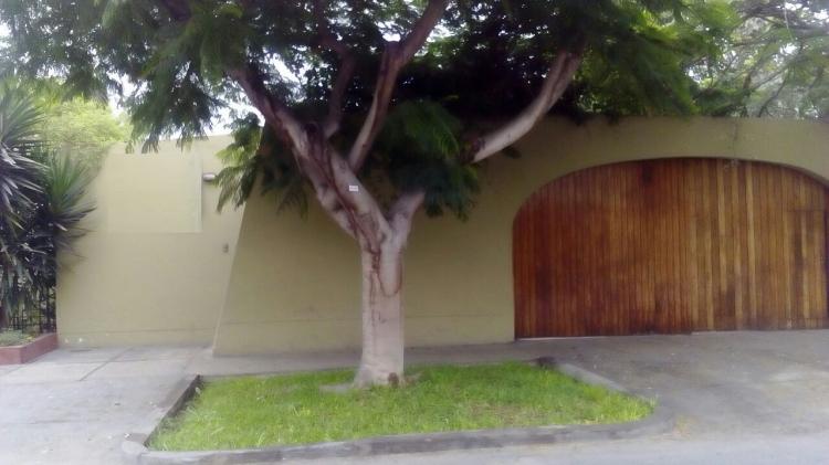 Foto Casa en Venta en SANTIAGO DE SURCO, Lima, Lima - U$D 800.000 - CAV23237 - BienesOnLine