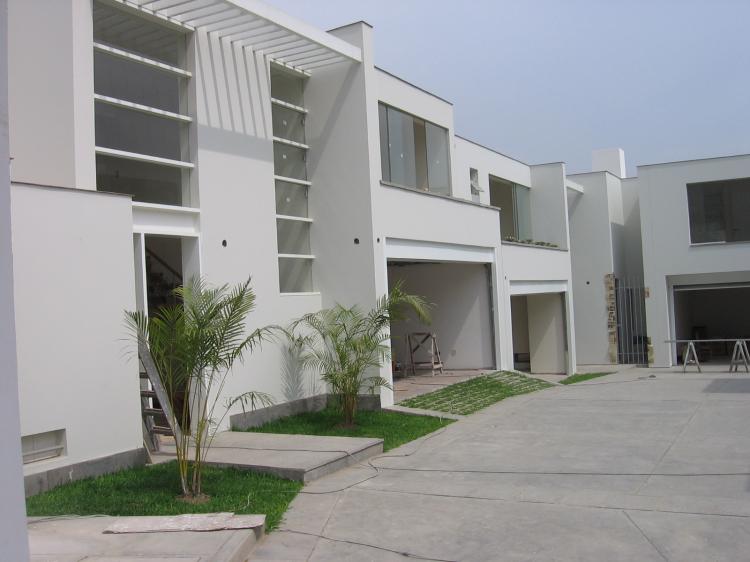 Foto Casa en Alquiler en Urb. Portada de La Planicie, La Molina, Lima - U$D 2.700 - CAA7943 - BienesOnLine