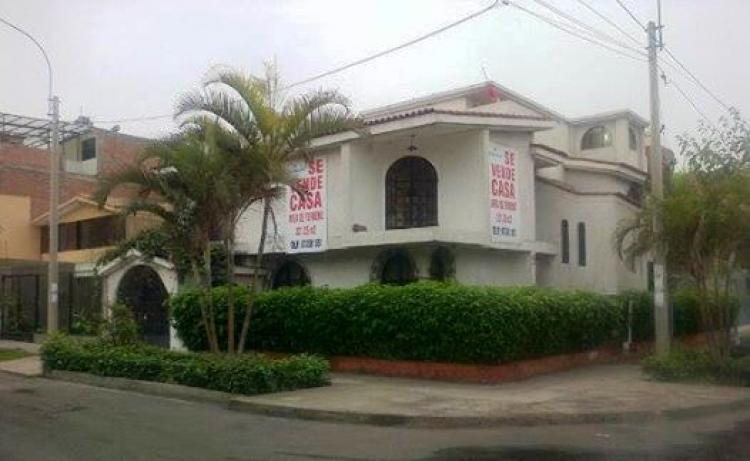 Foto Casa en Venta en Chorrillos, Chorrillos, Lima - U$D 350.000 - CAV14393 - BienesOnLine