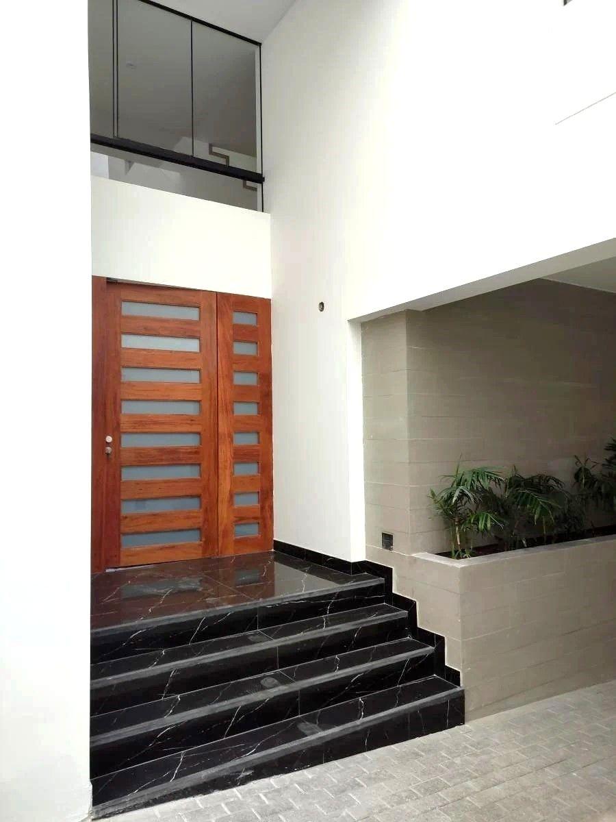 Home in Metric Way