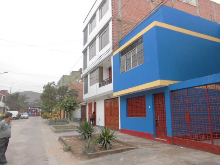 Foto Casa en Venta en San Martin De Porres, Lima - U$D 199.000 - CAV17712 - BienesOnLine