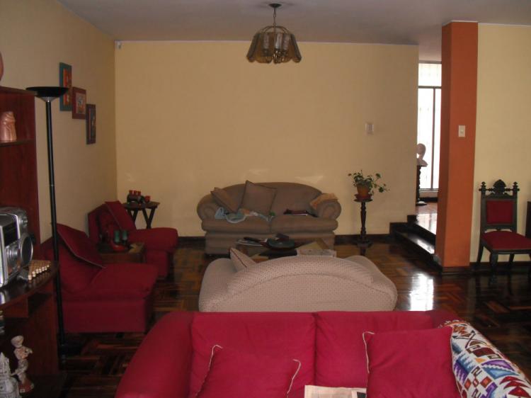 Foto Casa en Venta en Santiago De Surco, Lima - U$D 398.000 - CAV19341 - BienesOnLine