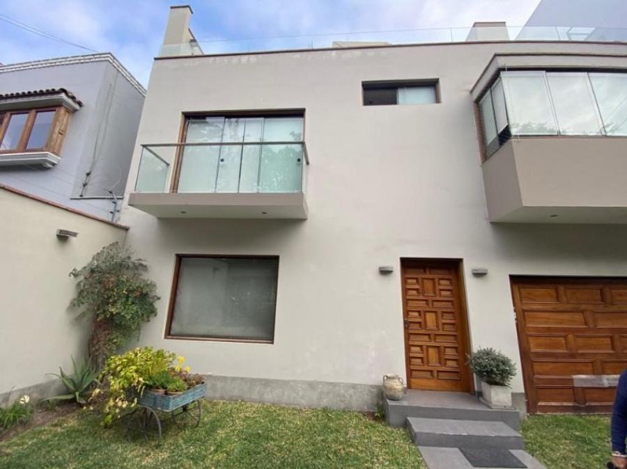 Foto Casa en Venta en Miraflores, Miraflores, Lima - U$D 930.000 - CAV37732 - BienesOnLine