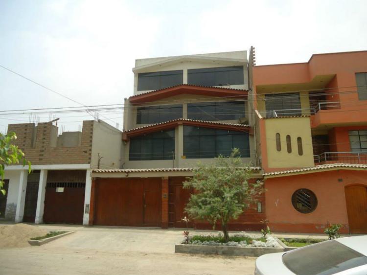 Foto Casa en Venta en SAN JUAN DE LURIGANCHO, San Juan De Lurigancho, Lima - U$D 260.000 - CAV15649 - BienesOnLine