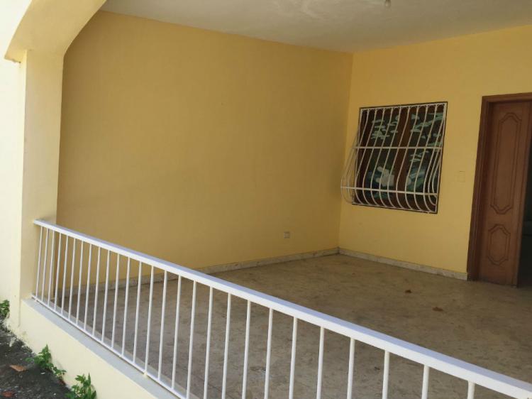 Foto Casa en Venta en La Castellana, Santo Domingo Oeste, Santo Domingo - $ 13.500.000 - CAV2879 - BienesOnLine