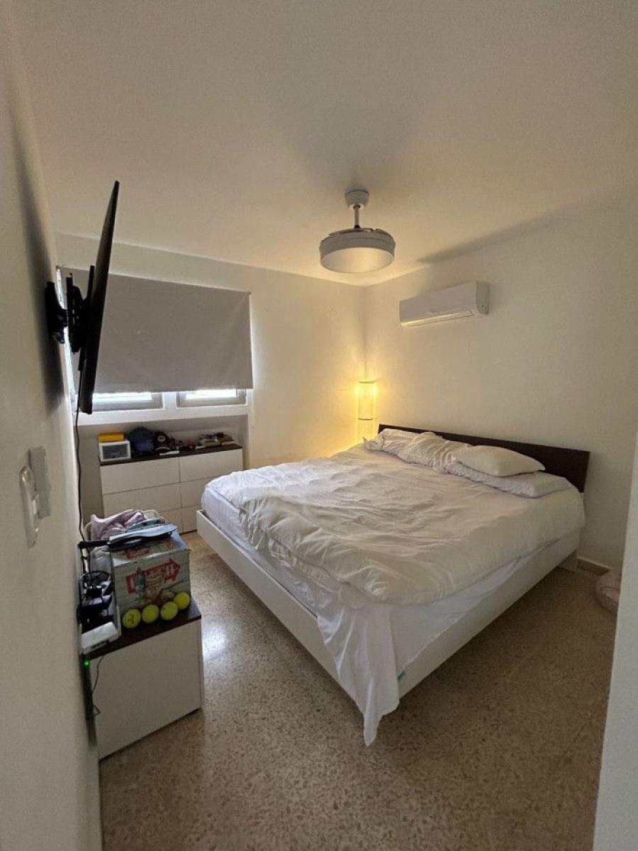 Home in Metric Way