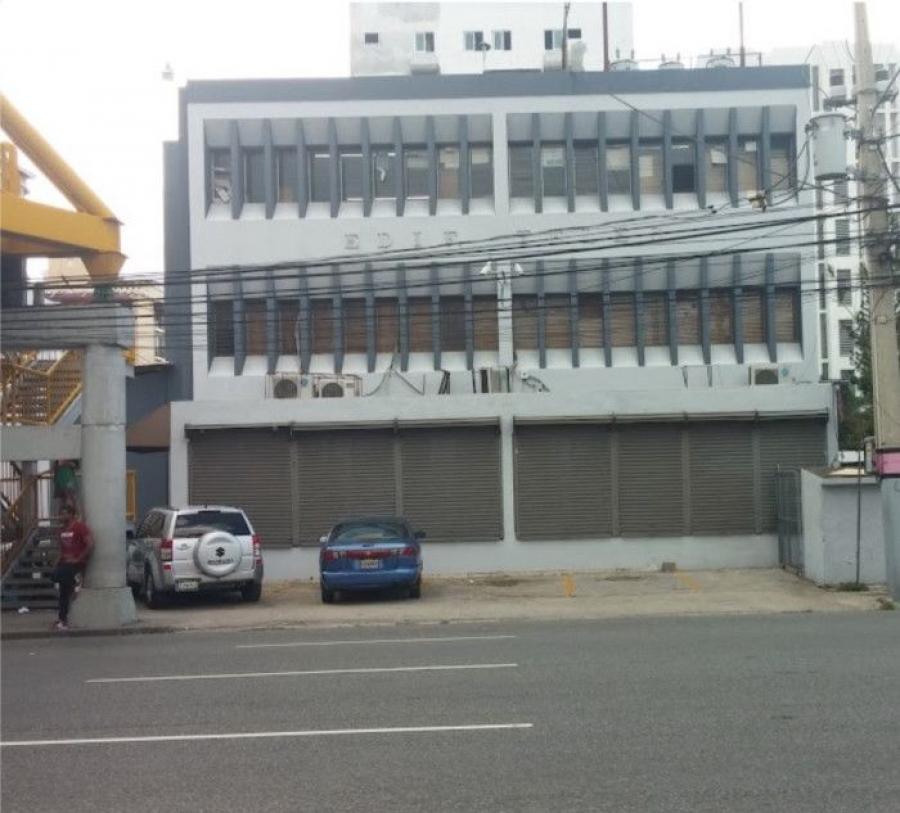 Foto Local en Alquiler en Evaristo Morales, Ensanche Quisqueya, Distrito Nacional - U$D 1.500 - LOA87851 - BienesOnLine