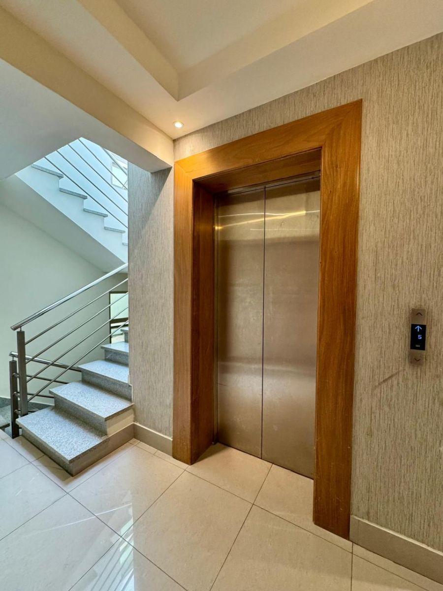 Home in Metric Way