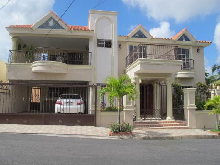 Foto Casa en Venta en Santo Domingo Este, Santo Domingo - $ 12.900.000 - CAV482 - BienesOnLine