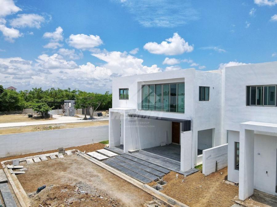 Home in Metric Way