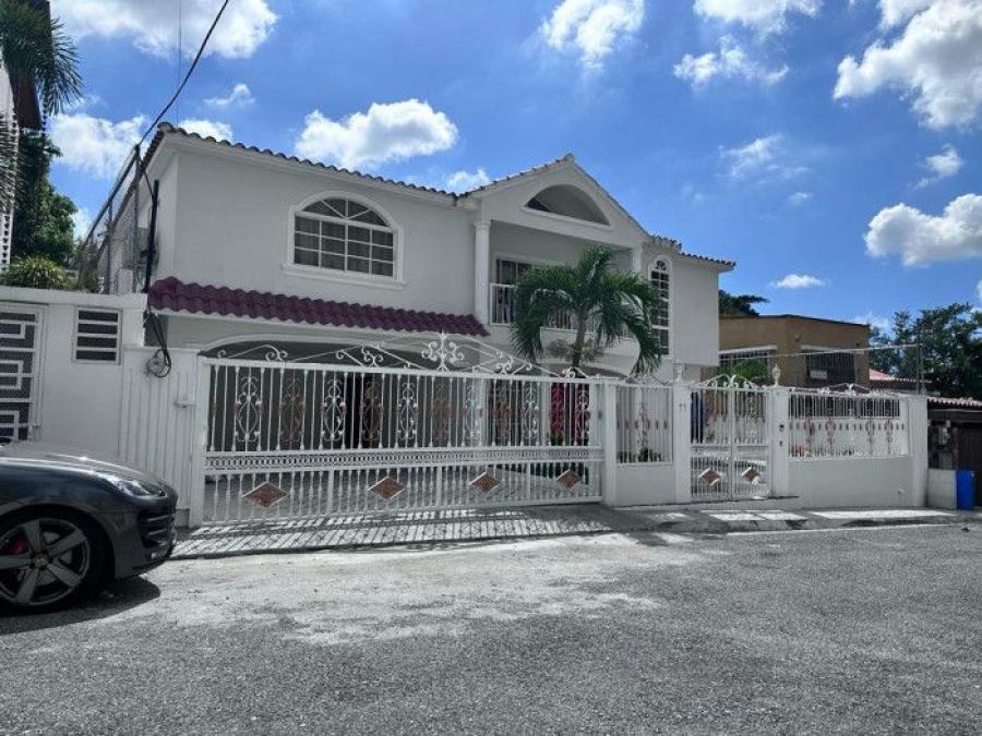 Foto Casa en Alquiler en Arroyo Hondo, Distrito Nacional - U$D 2.200 - CAA49917 - BienesOnLine