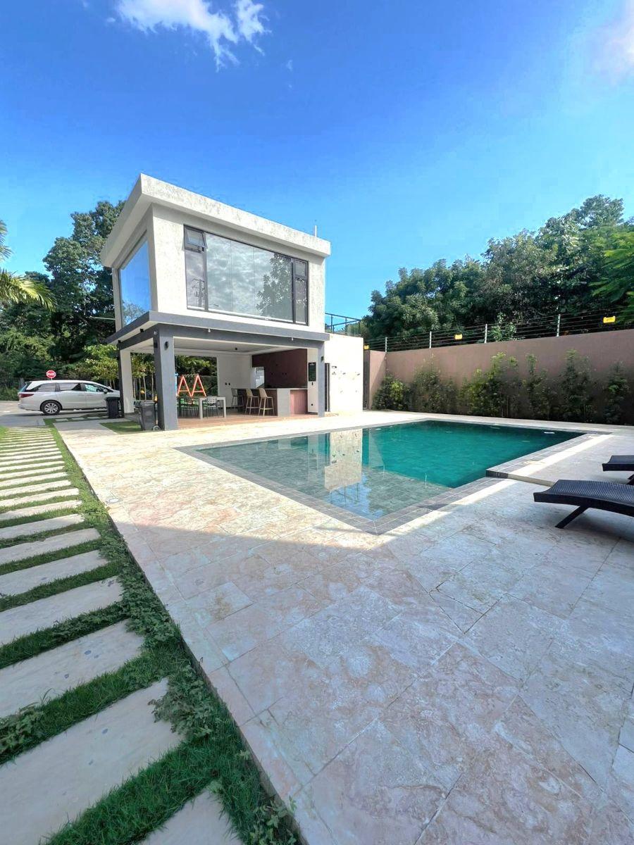 Home in Metric Way