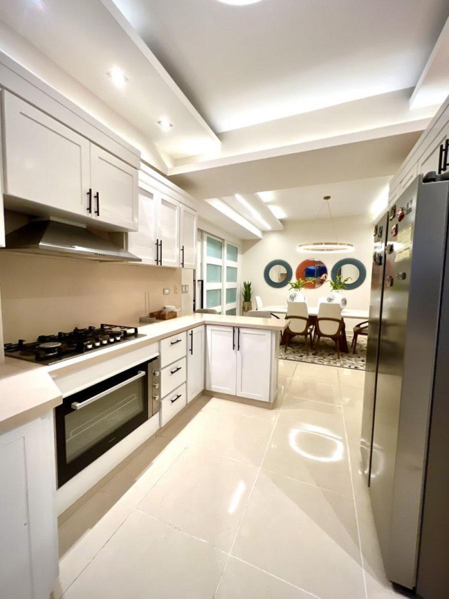 Home in Metric Way