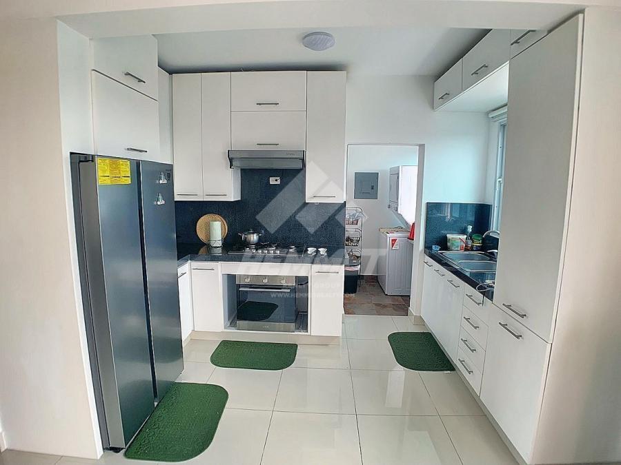 Home in Metric Way