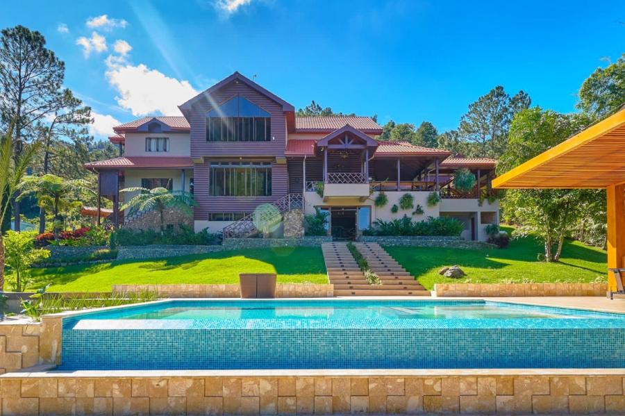 Foto Casa en Venta en Jarabacoa, La Vega - U$D 1.400.000 - CAV31208 - BienesOnLine