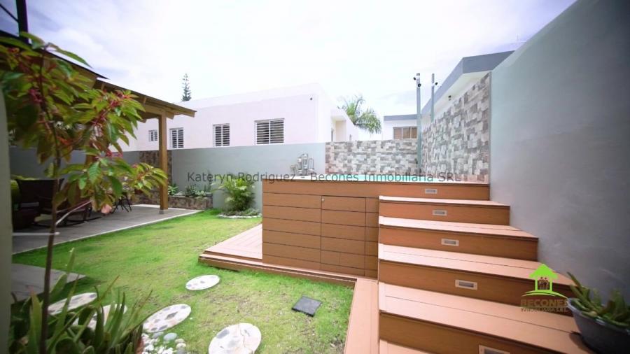 Foto Casa en Venta en Santo Domingo Norte, Santo Domingo - U$D 300.000 - CAV45573 - BienesOnLine