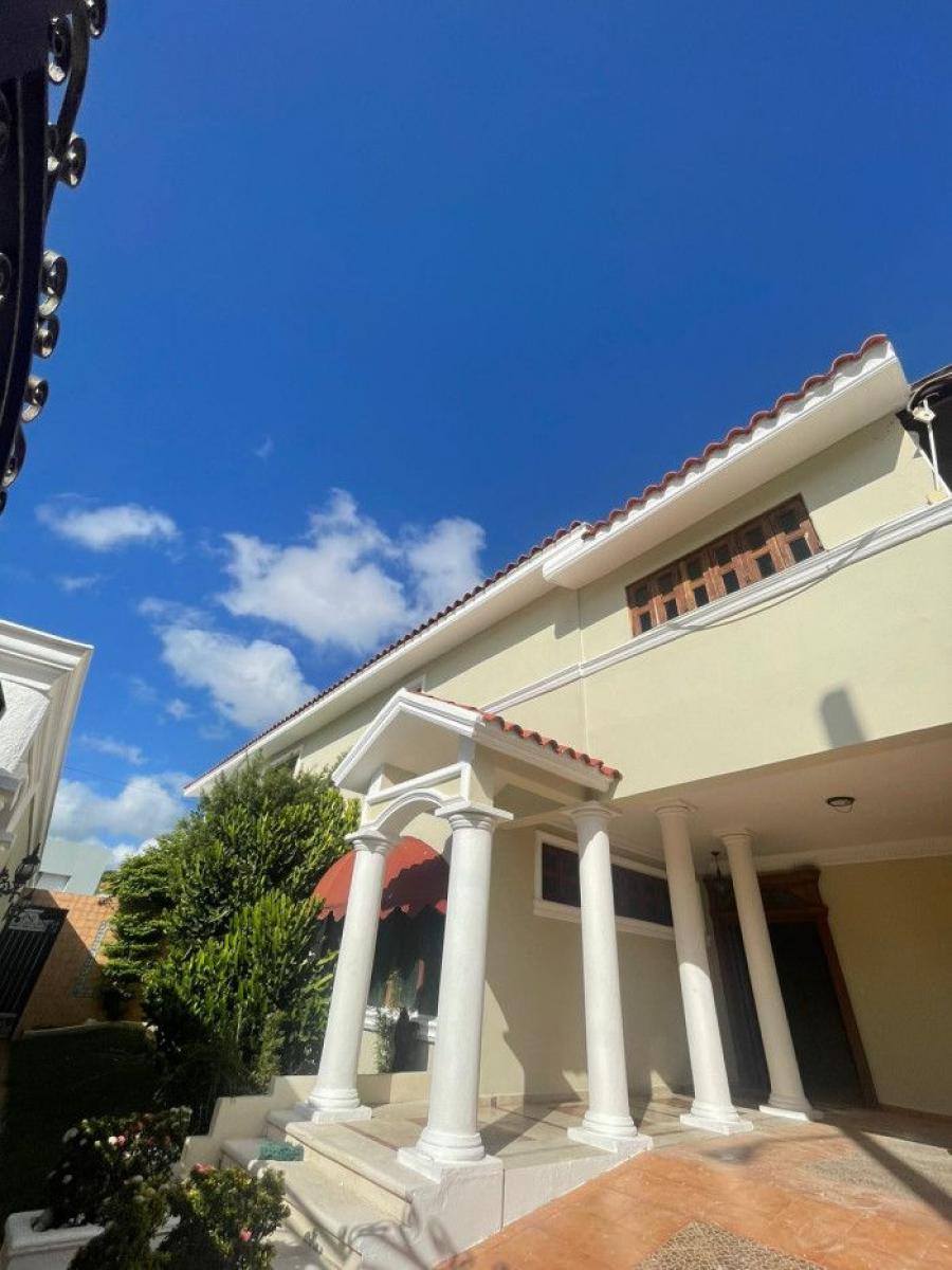 Foto Casa en Alquiler en Las Praderas, Santo Domingo - U$D 3.000 - CAA40041 - BienesOnLine