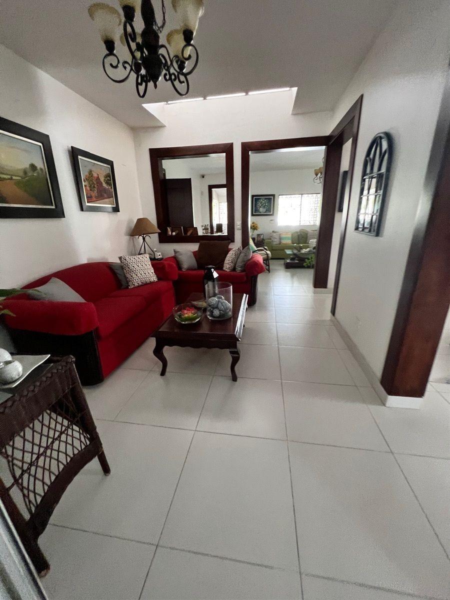 Foto Casa en Venta en La Moraleja, SANTIAGO LOS CABALLEROS, Santiago - $ 22.000.000 - CAV24921 - BienesOnLine