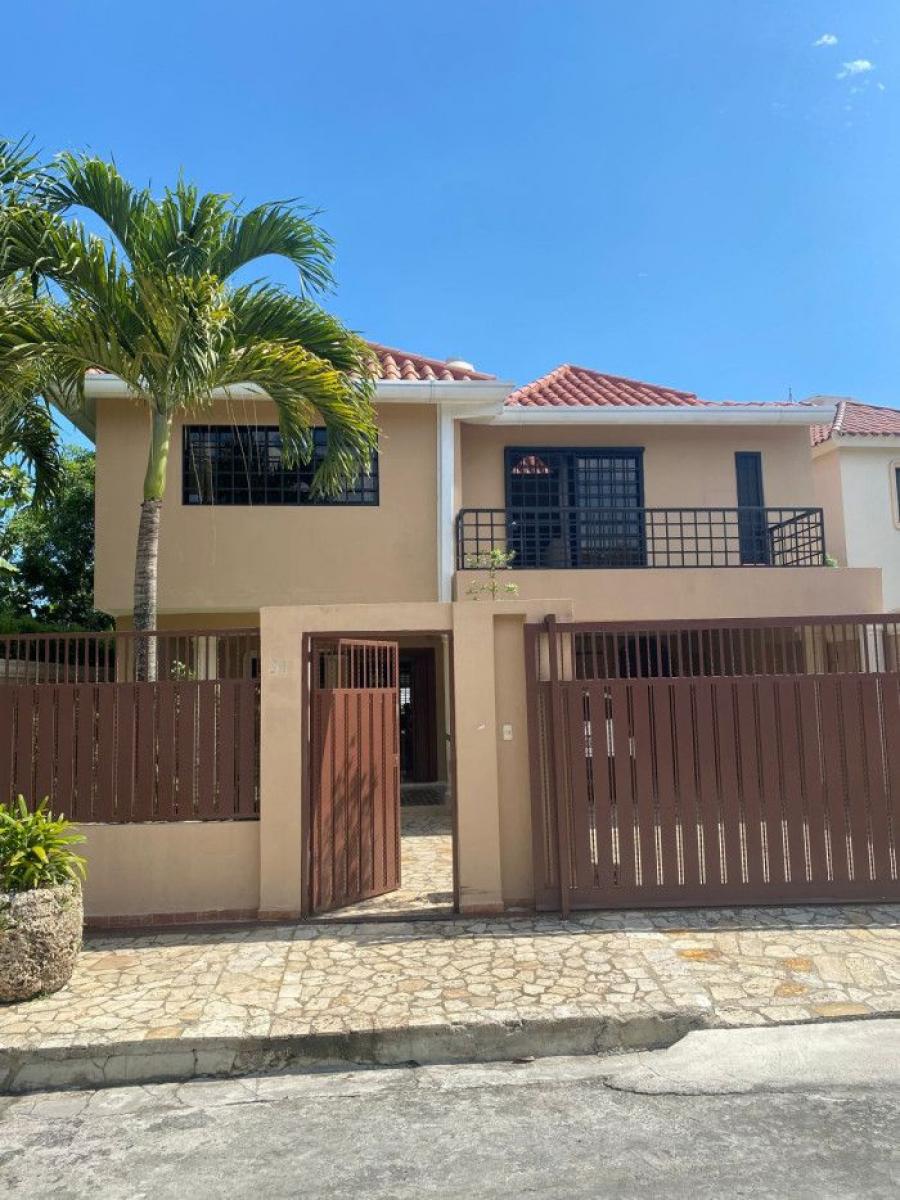 Foto Casa en Alquiler en Altos de Arroyo Hondo, Distrito Nacional - U$D 2.450 - CAA31533 - BienesOnLine