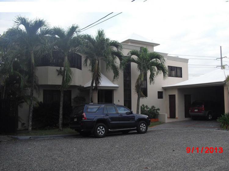Foto Casa en Venta en ARROYO HONDO II, , Distrito Nacional - $ 9.800.000 - CAV3644 - BienesOnLine