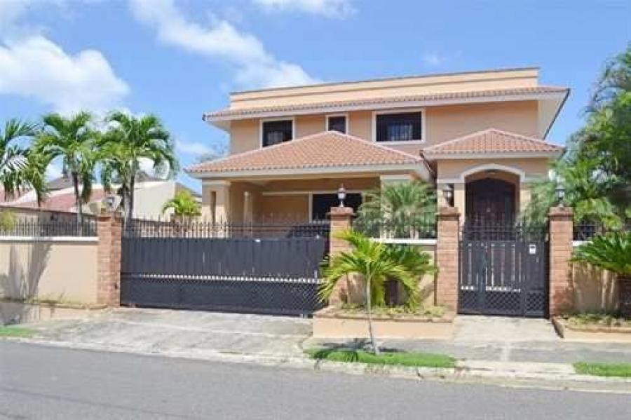 Foto Casa en Venta en Santiago de los Caballeros, Santiago - U$D 520.000 - CAV17953 - BienesOnLine