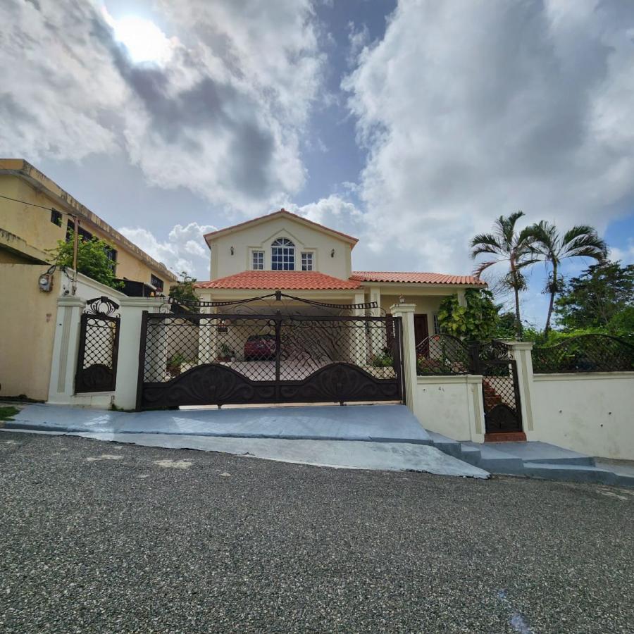 Foto Casa en Venta en Altos Cerros de Arroyo Hondo, Altos de Arroyo Hondo, Distrito Nacional - U$D 475.000 - CAV29517 - BienesOnLine