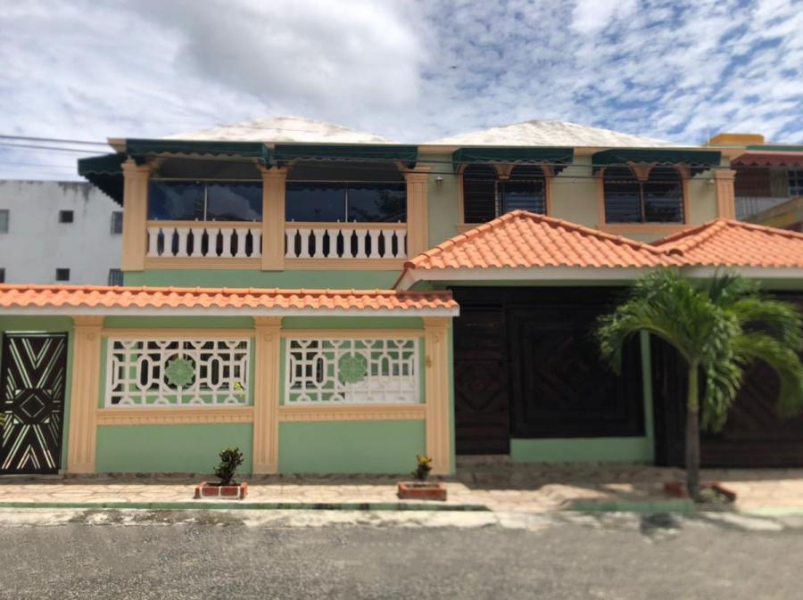 Foto Casa en Venta en Santo Domingo Este, Santo Domingo - $ 15.700.000 - CAV22011 - BienesOnLine