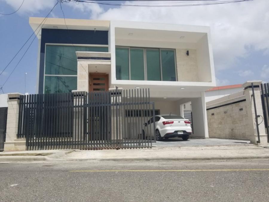 Foto Casa en Venta en Santiago de los Caballeros, Santiago - U$D 290.000 - CAV17930 - BienesOnLine