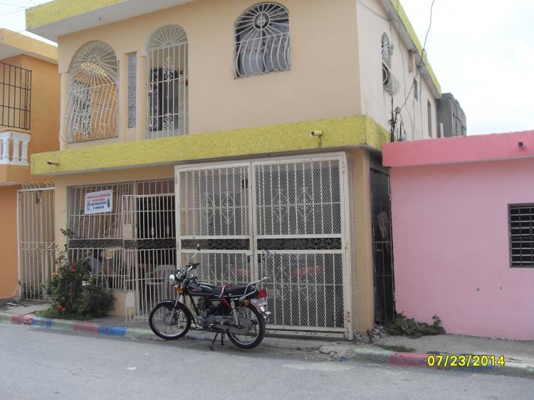 Foto Casa en Venta en Los Tres Brazos, Santo Domingo Este, Santo Domingo - $ 2.399.984 - CAV4052 - BienesOnLine
