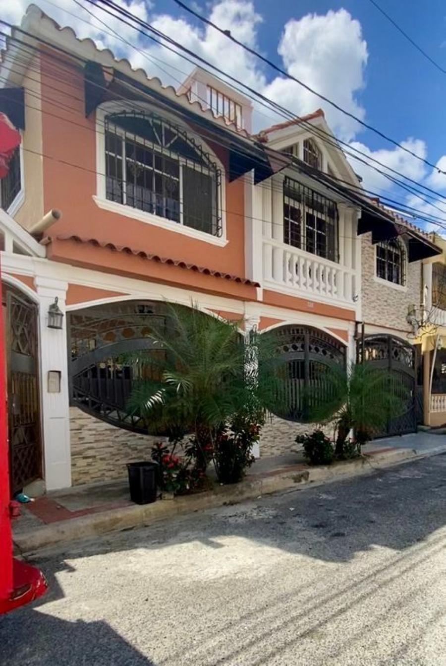 Foto Casa en Venta en san isidro, Santo Domingo - U$D 295.000 - CAV61810 - BienesOnLine