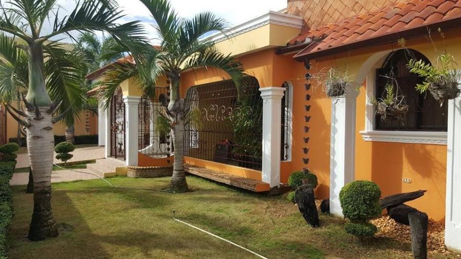 Foto Casa en Venta en La Romana, La Romana - $ 7.500.000 - CAV6122 - BienesOnLine