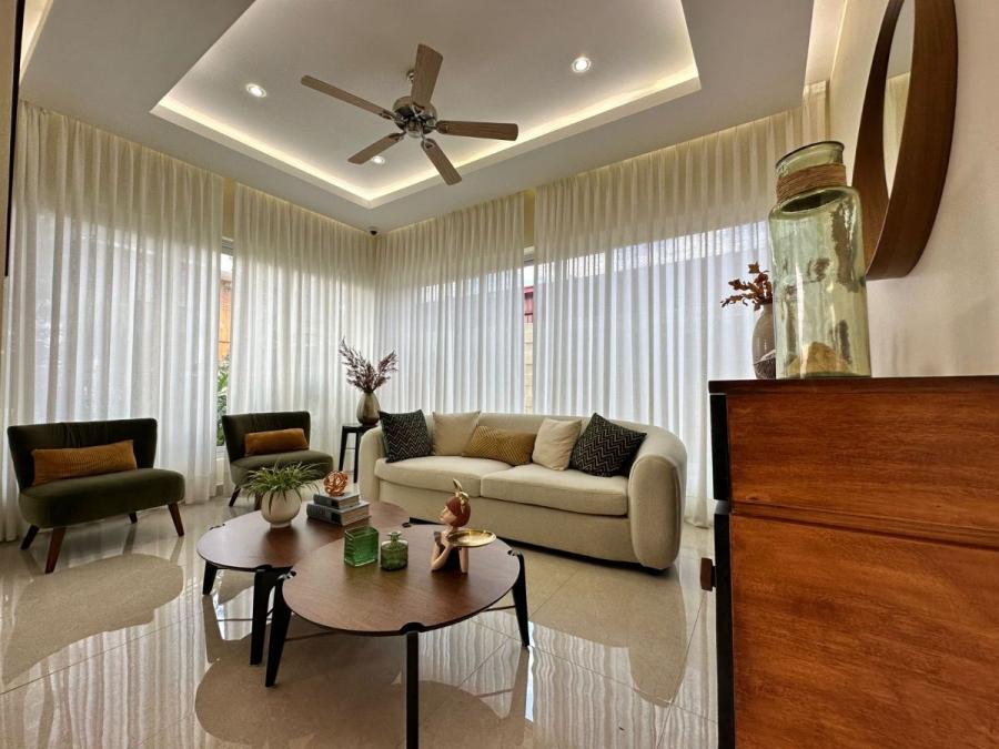 Home in Metric Way