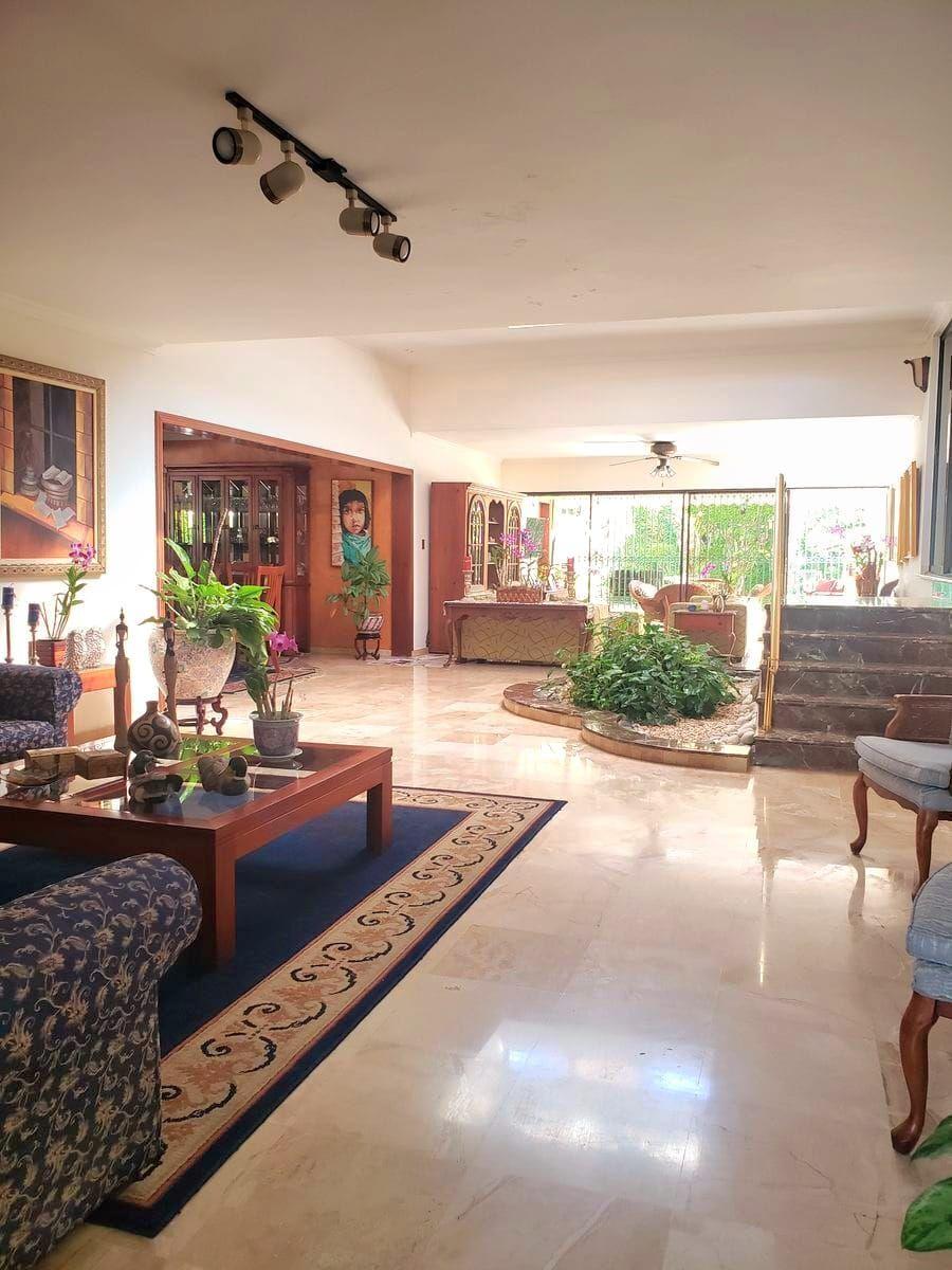 Foto Casa en Venta en Los Cacicazgos, Distrito Nacional - U$D 1.100.000 - CAV61990 - BienesOnLine